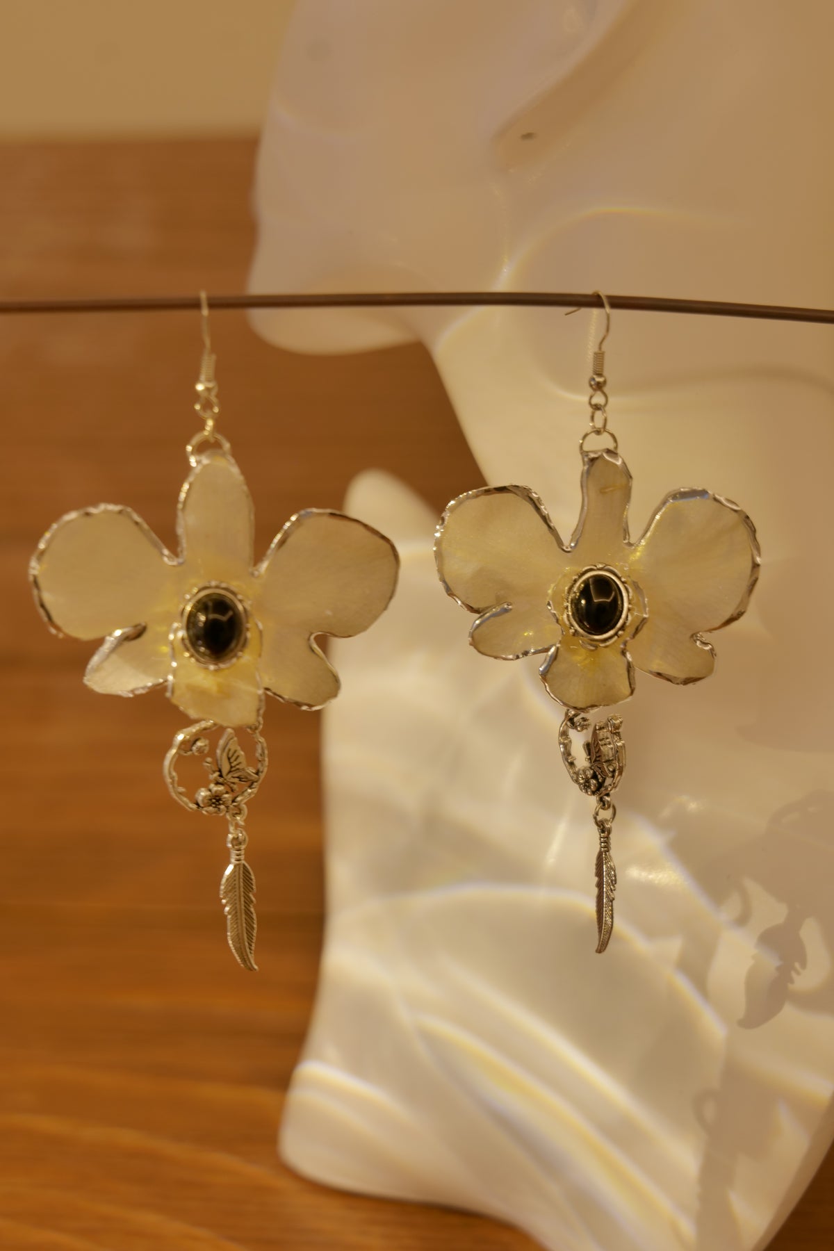 NOCTELLA — White Orchid Butterfly & Black Rhinestone Earrings
