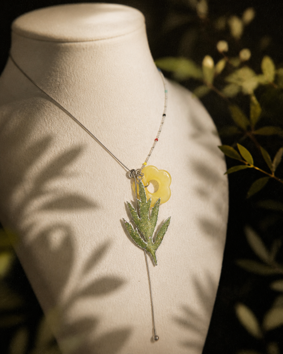 Close view of natural Chinese mugwort leaf texture, Chinese Mugwort Botanical Mixed-Chain Necklace botanical jewellery by Terra Decode