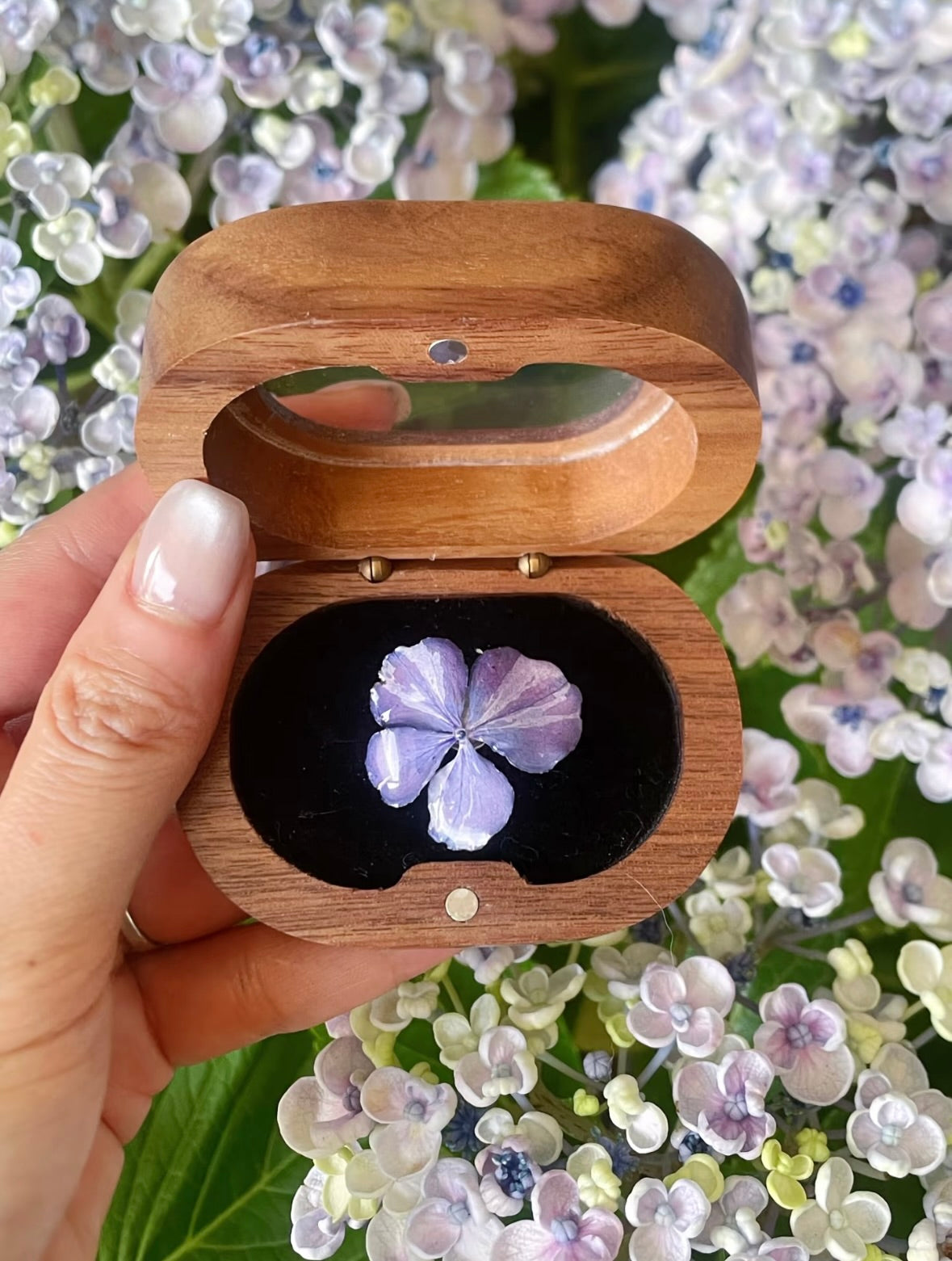 Lavender Purple hydrangea ring with resin flower petals and adjustable gold-tone band by Terra Decode