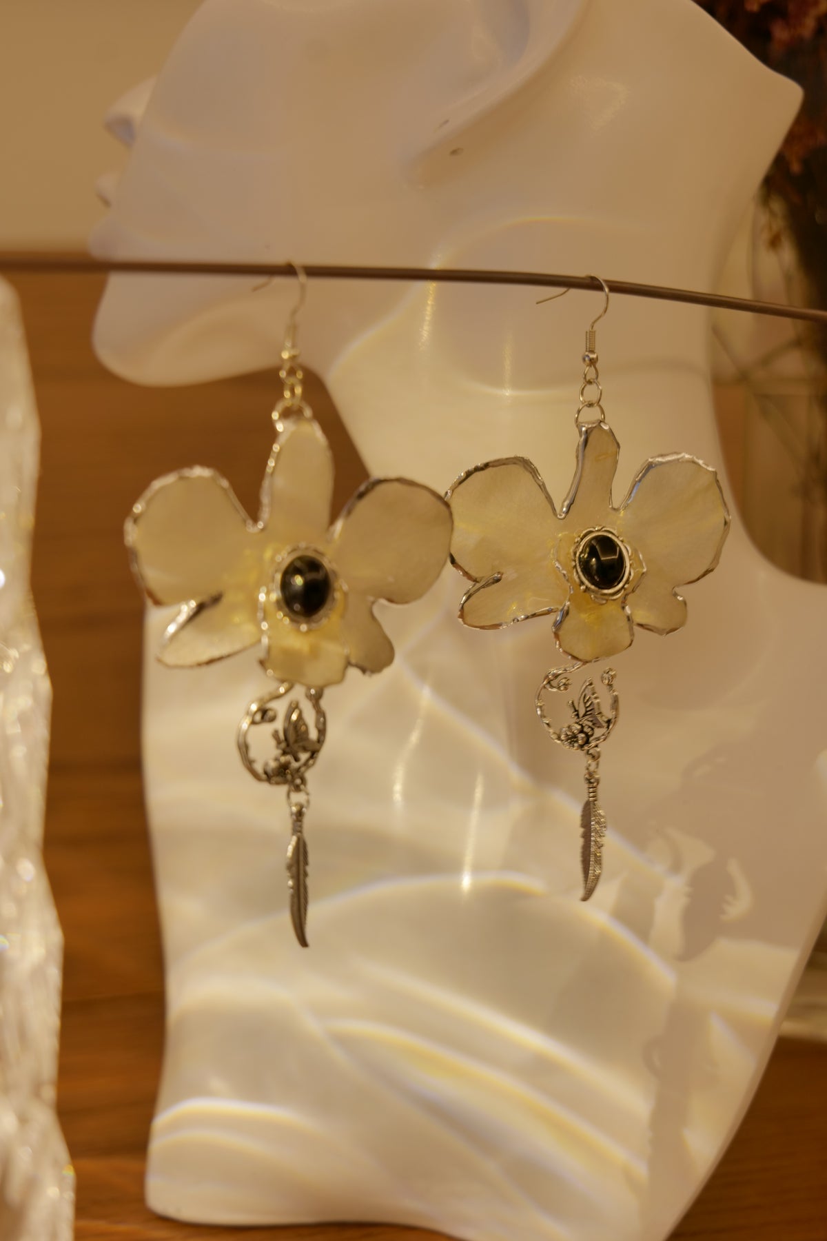 NOCTELLA — White Orchid Butterfly & Black Rhinestone Earrings
