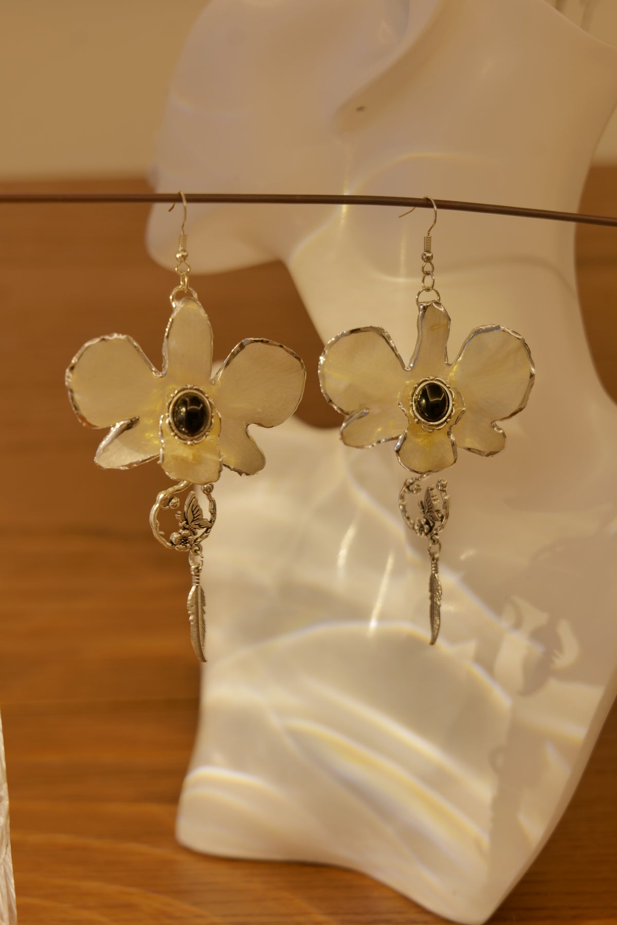 NOCTELLA — White Orchid Butterfly & Black Rhinestone Earrings
